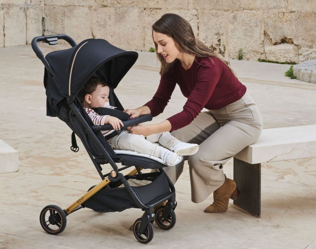 Cuándo pasar de capazo a silla de paseo: Una Guía Completa - carrito ligero bebe